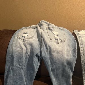 Kancan jeans size 31 with a 25 inseam wore a few times. In great condition.